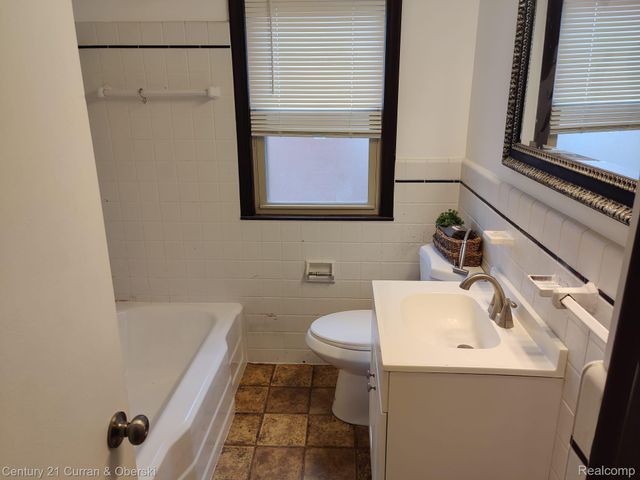 1910 McMillan Street, Dearborn, MI 48128