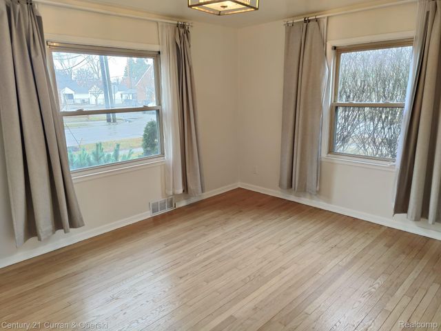 1910 McMillan Street, Dearborn, MI 48128