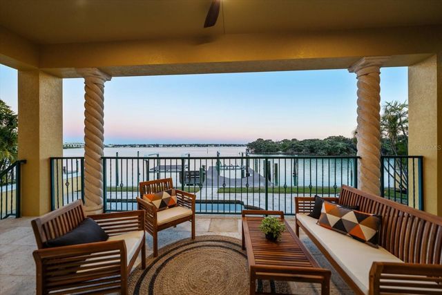 903 HARBOR DRIVE, Belleair Beach, FL 33786