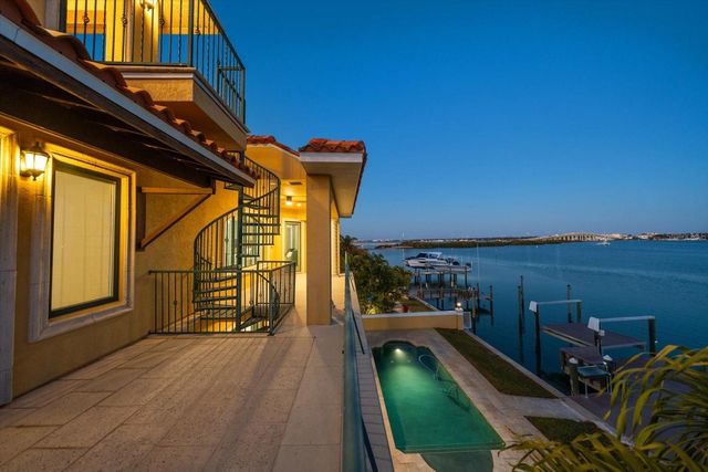 903 HARBOR DRIVE, Belleair Beach, FL 33786