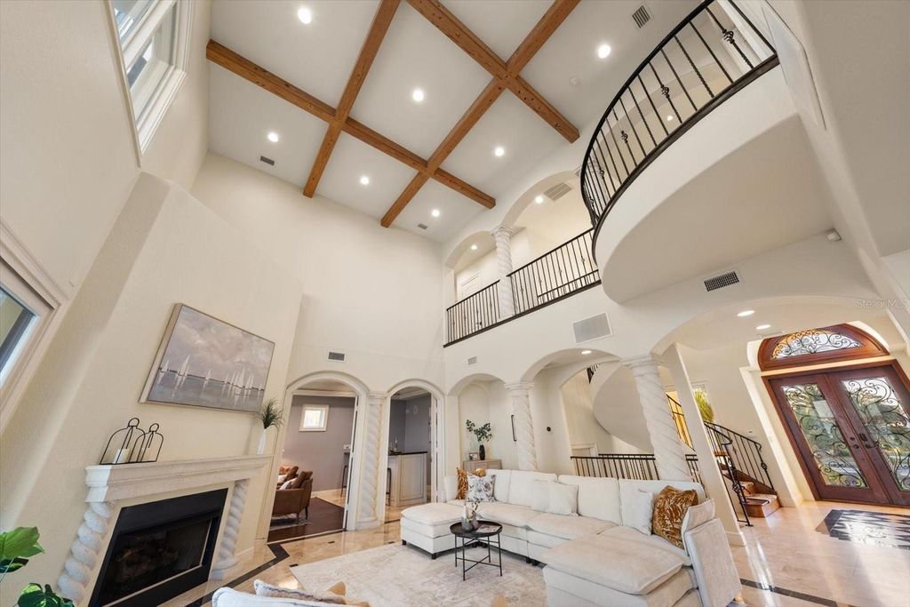 Image 12 of property listing at 903 HARBOR DRIVE, Belleair Beach, FL 33786