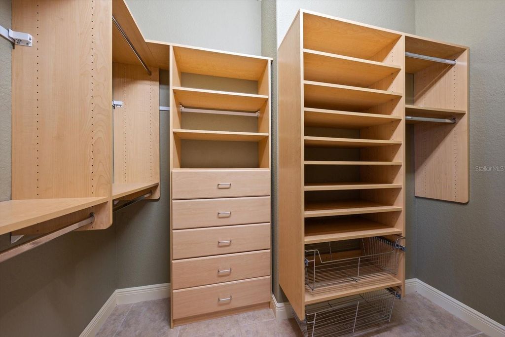 Image 34 of property listing at 903 HARBOR DRIVE, Belleair Beach, FL 33786