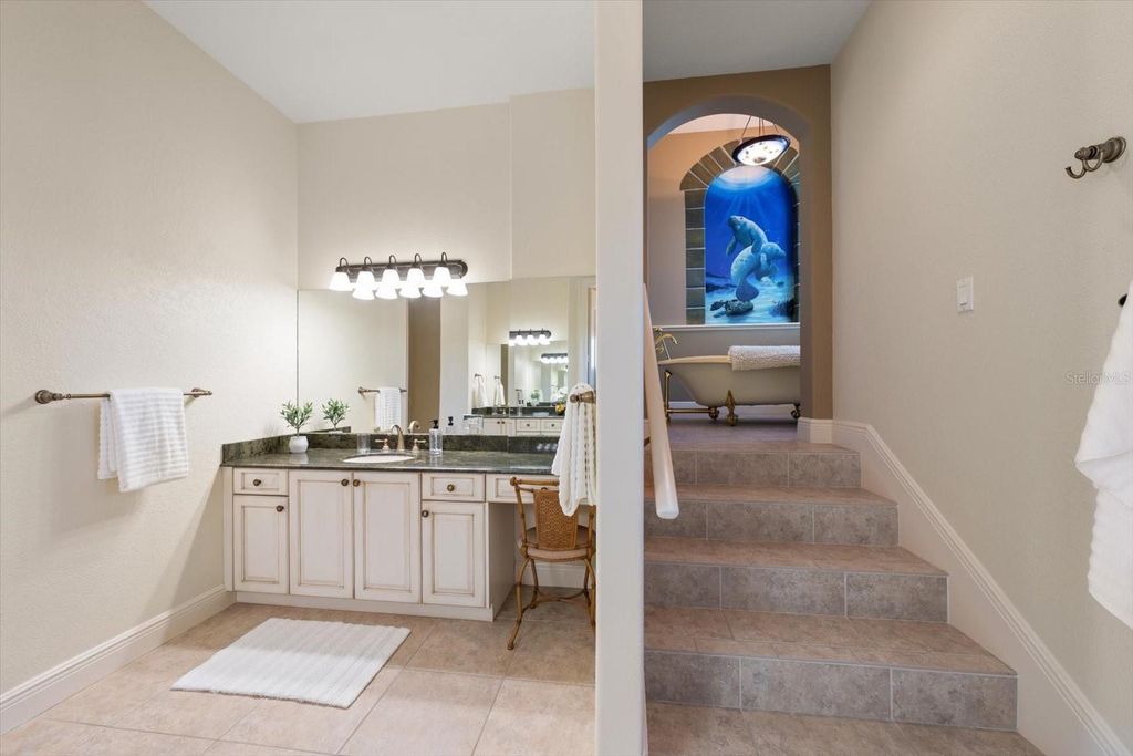 Image 35 of property listing at 903 HARBOR DRIVE, Belleair Beach, FL 33786