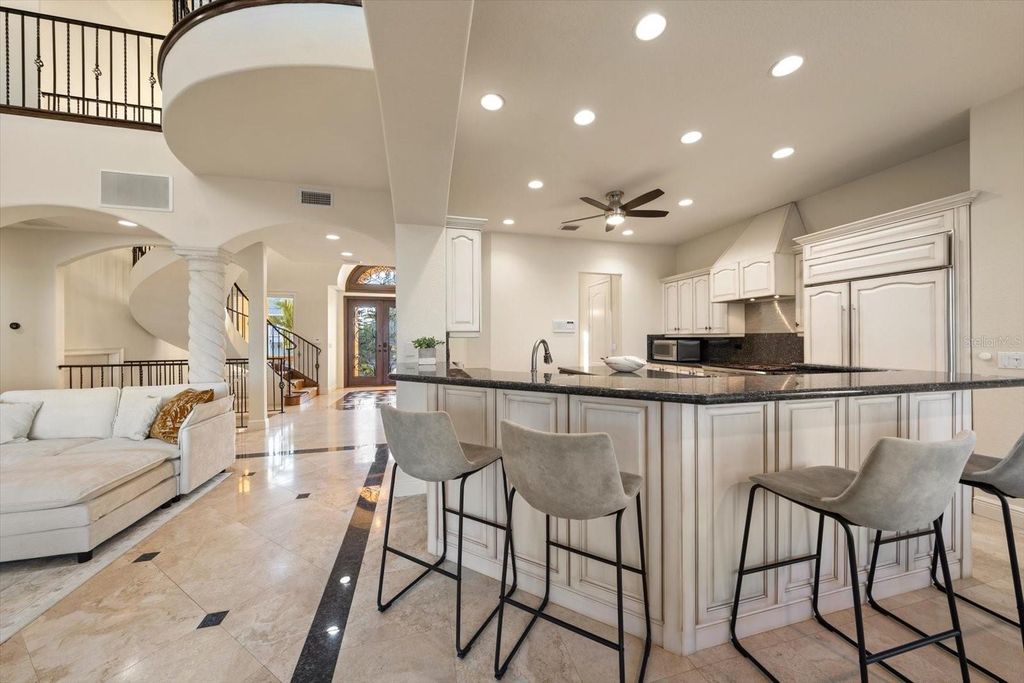 Image 7 of property listing at 903 HARBOR DRIVE, Belleair Beach, FL 33786