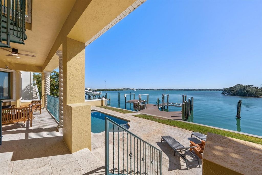 Image 65 of property listing at 903 HARBOR DRIVE, Belleair Beach, FL 33786