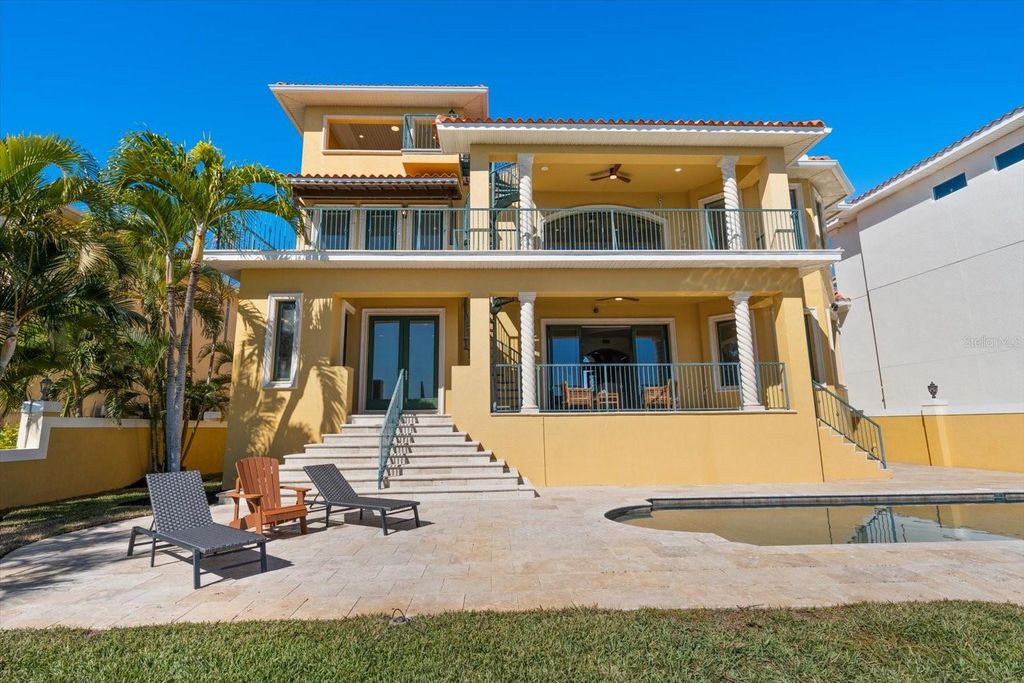 Image 82 of property listing at 903 HARBOR DRIVE, Belleair Beach, FL 33786