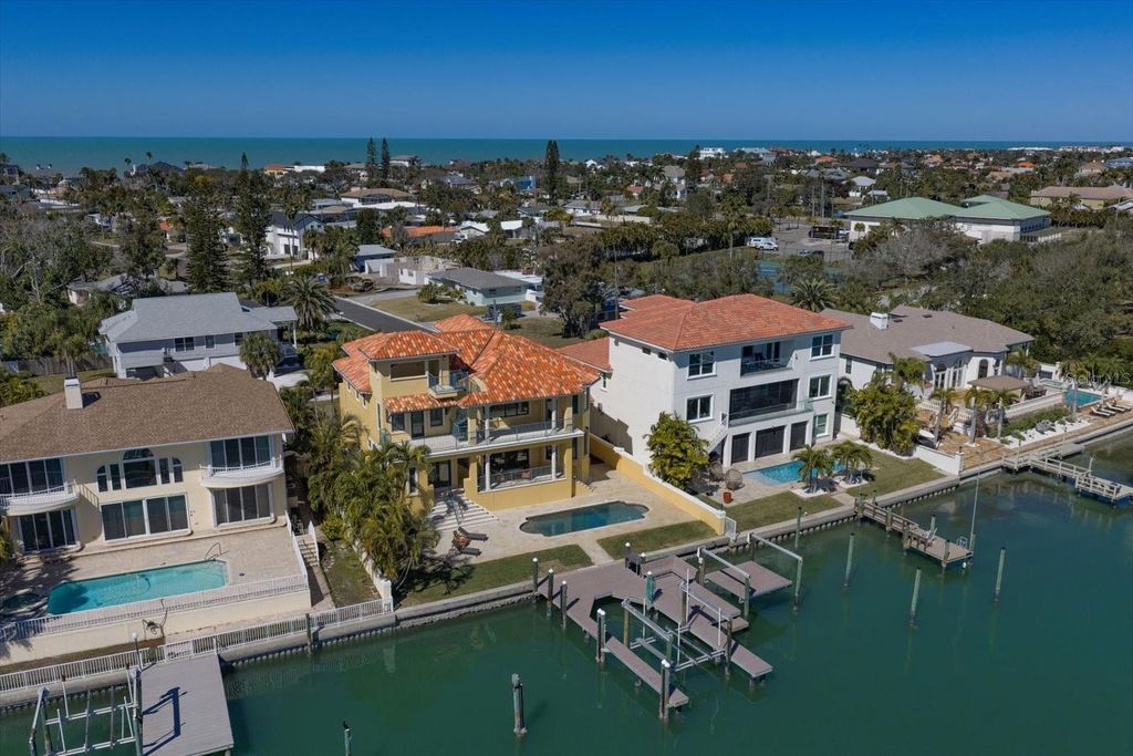 Image 93 of property listing at 903 HARBOR DRIVE, Belleair Beach, FL 33786