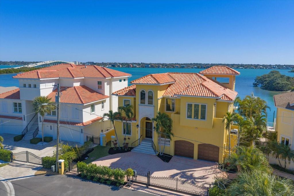 Image 99 of property listing at 903 HARBOR DRIVE, Belleair Beach, FL 33786