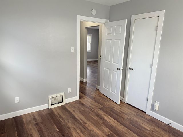 1733 Falls Avenue, Waterloo, IA 50701