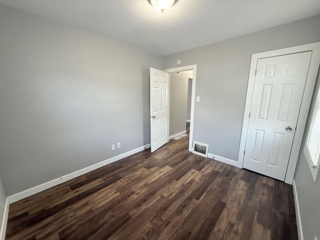 1733 Falls Avenue, Waterloo, IA 50701