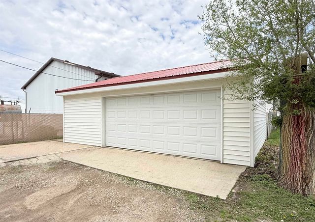 1733 Falls Avenue, Waterloo, IA 50701