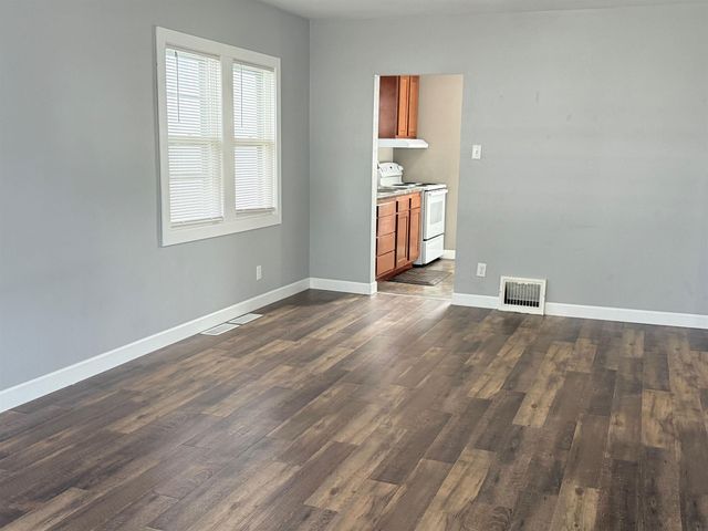 1733 Falls Avenue, Waterloo, IA 50701