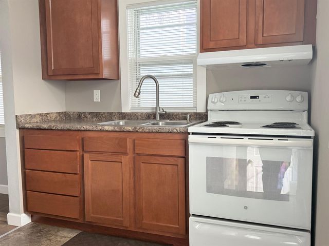 1733 Falls Avenue, Waterloo, IA 50701