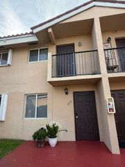 541 NW 82nd Court 375, Miami, FL 33126