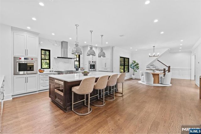 330 Hartshorn Drive, Millburn, NJ 07078