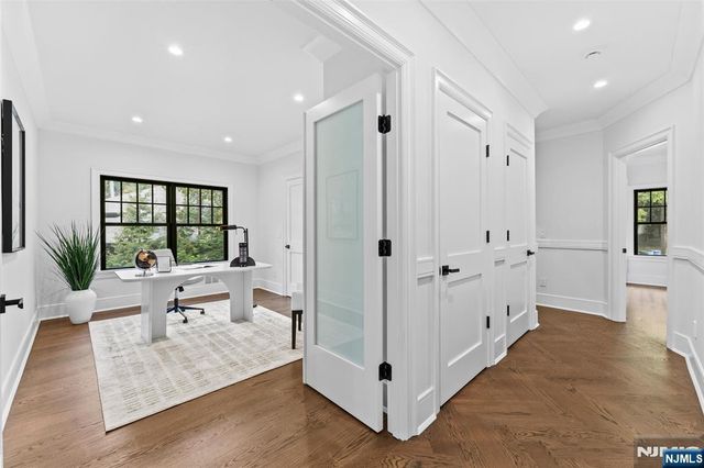 330 Hartshorn Drive, Millburn, NJ 07078