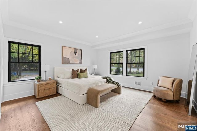 330 Hartshorn Drive, Millburn, NJ 07078