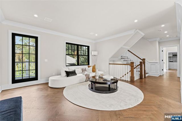330 Hartshorn Drive, Millburn, NJ 07078