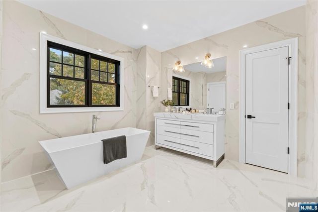 330 Hartshorn Drive, Millburn, NJ 07078