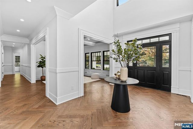 330 Hartshorn Drive, Millburn, NJ 07078