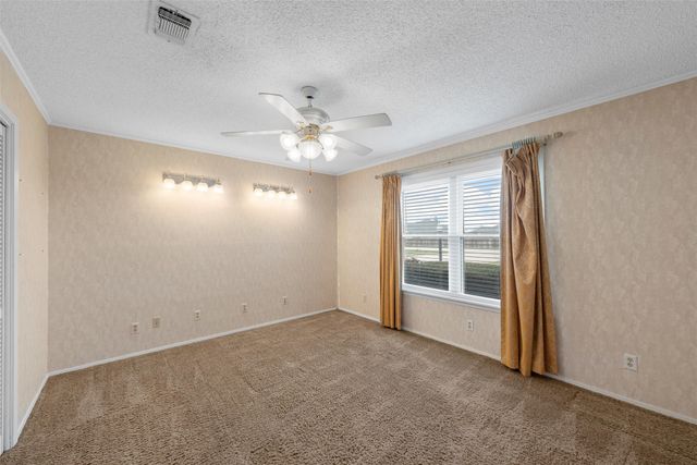 802 S Old Temple Road, Hewitt, TX 76643