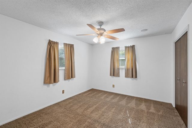 802 S Old Temple Road, Hewitt, TX 76643