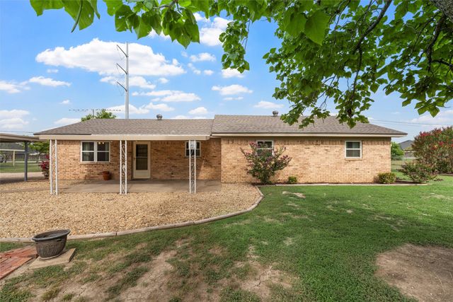 802 S Old Temple Road, Hewitt, TX 76643