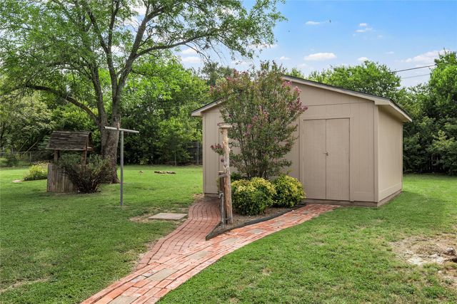 802 S Old Temple Road, Hewitt, TX 76643