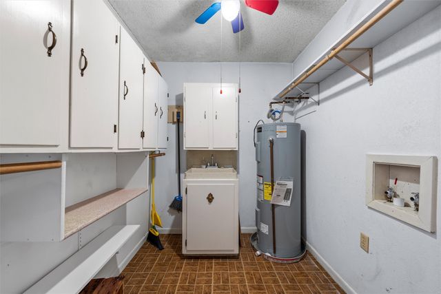 802 S Old Temple Road, Hewitt, TX 76643