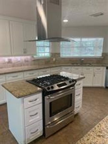 11792 Farrell Road, Willis, TX 77378