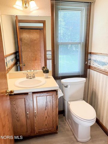 1945 Oxleigh Circle, Holland, OH 43528