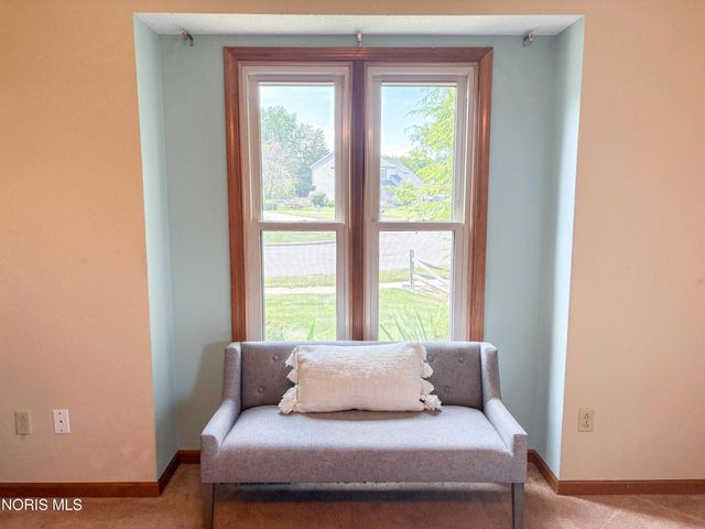 1945 Oxleigh Circle, Holland, OH 43528