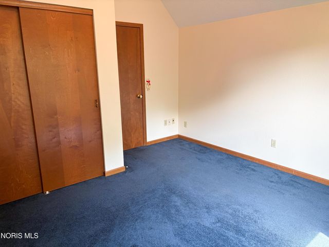 1945 Oxleigh Circle, Holland, OH 43528