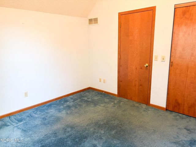 1945 Oxleigh Circle, Holland, OH 43528