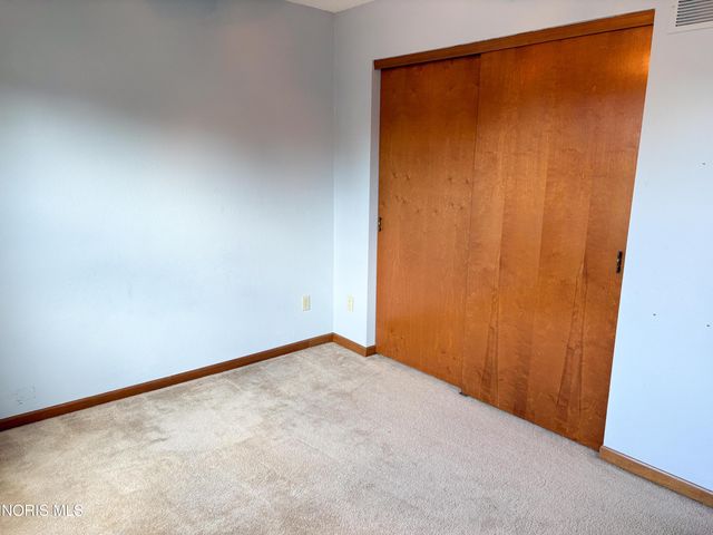 1945 Oxleigh Circle, Holland, OH 43528