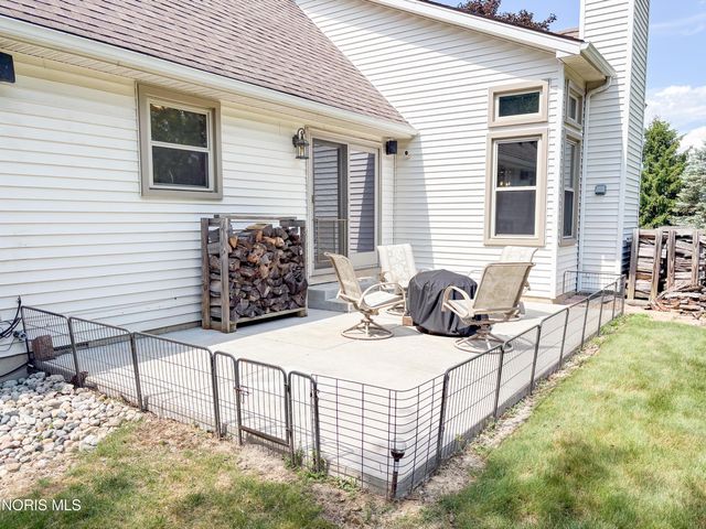 1945 Oxleigh Circle, Holland, OH 43528