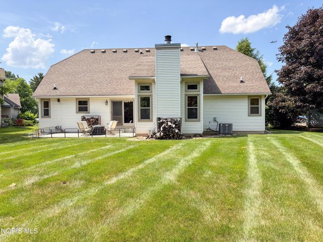 1945 Oxleigh Circle, Holland, OH 43528