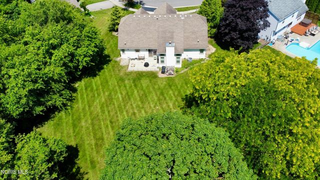 1945 Oxleigh Circle, Holland, OH 43528