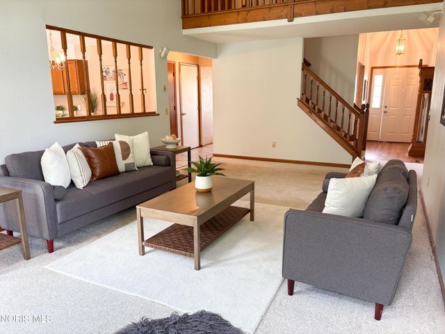 1945 Oxleigh Circle, Holland, OH 43528
