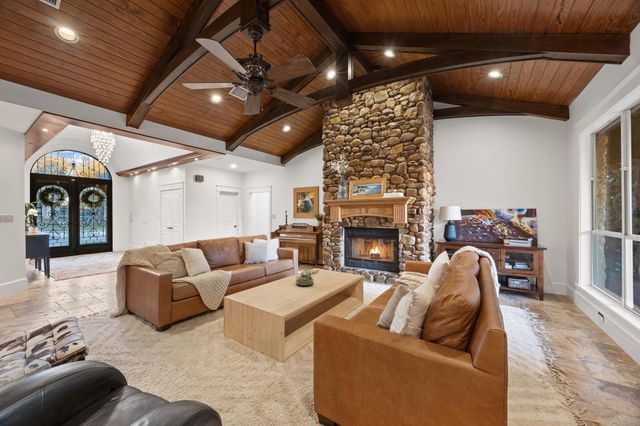 315 Rancho Bueno DR, Georgetown, TX 78628