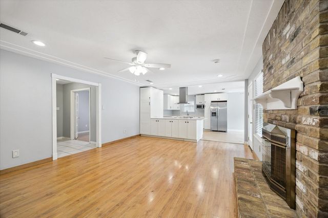 2214 Wickburn Drive, Spring, TX 77386
