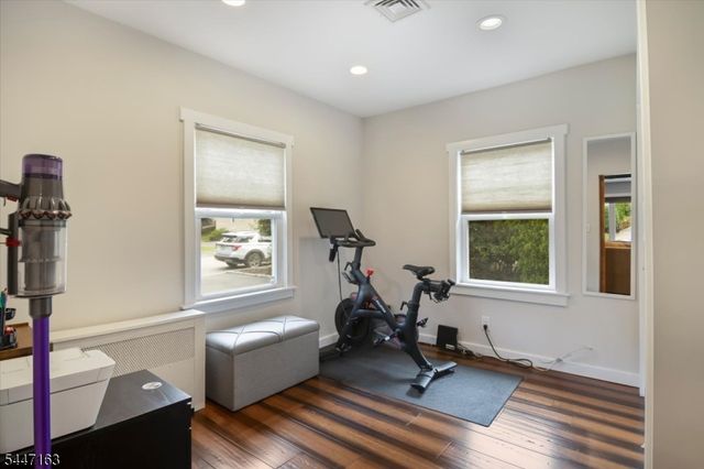 100 Mountain Ave, North Caldwell Boro, NJ 07006