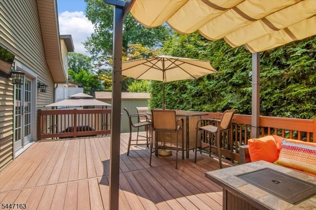 100 Mountain Ave, North Caldwell Boro, NJ 07006
