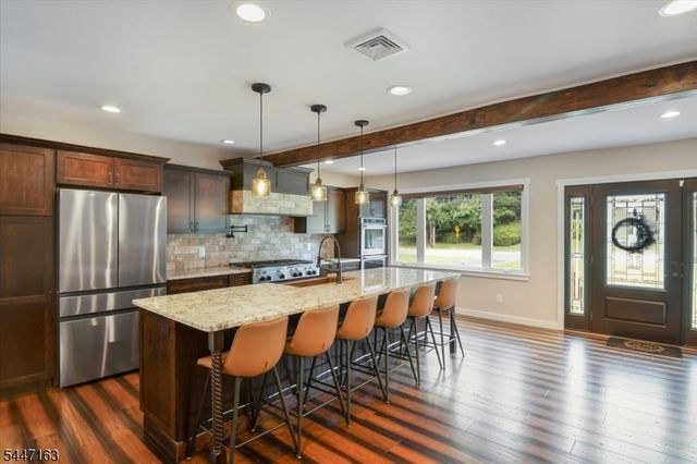 100 Mountain Ave, North Caldwell Boro, NJ 07006