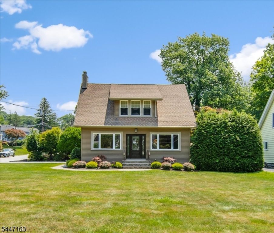 100 Mountain Ave, North Caldwell Boro, NJ 07006