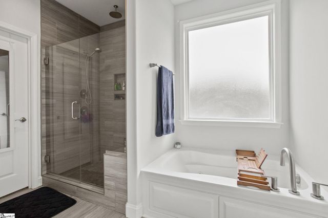 222 Montview Circle, Greenville, SC 29617