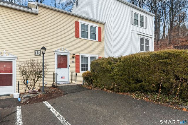 55 Mill Plain Road 19-3, Danbury, CT 06811