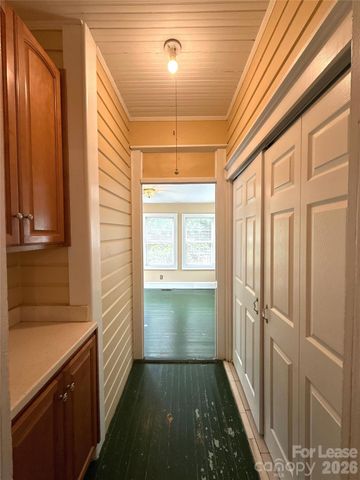 420 N Laurel Avenue, Charlotte, NC 28204