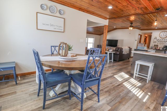 135 Livingston Rd, Gilbertsville, KY 42044