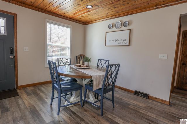 135 Livingston Rd, Gilbertsville, KY 42044